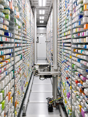 Großes Sortiment an Arzneimitteln